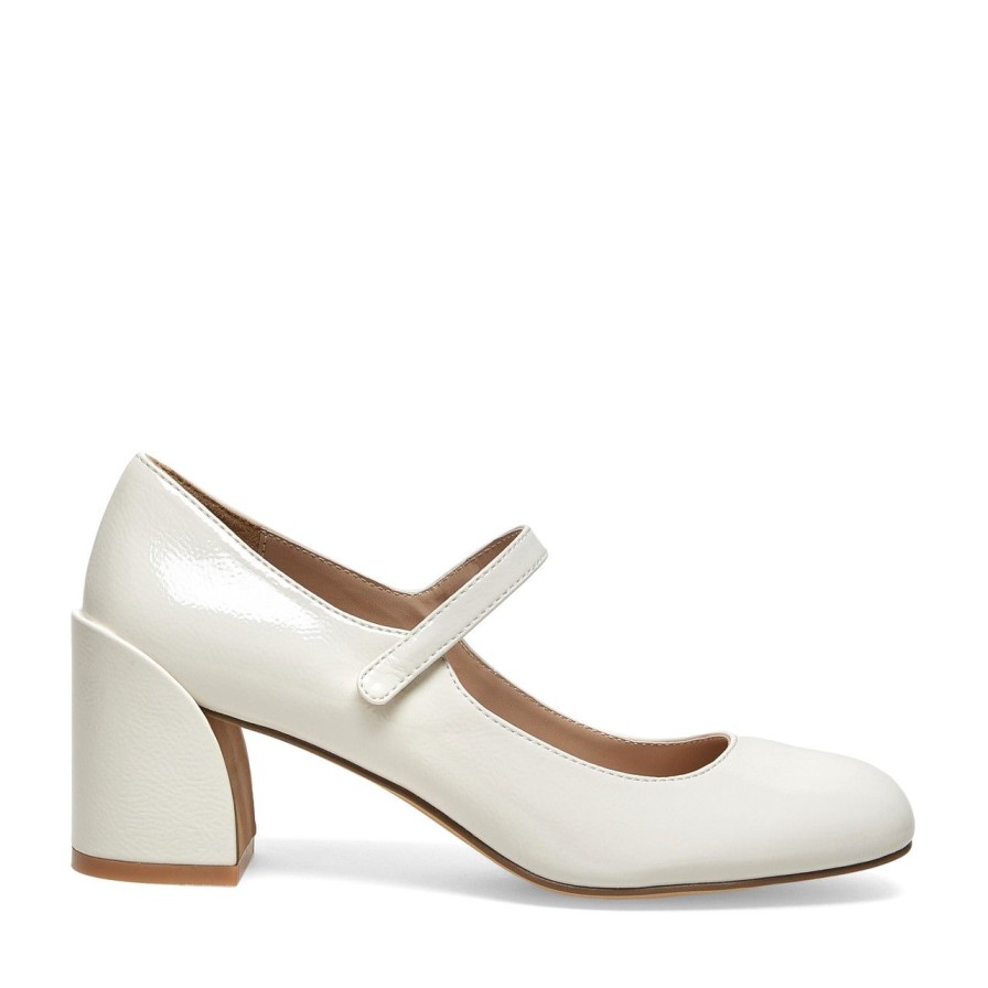 Women Silent D Heels | Korin Pump Oatmilk